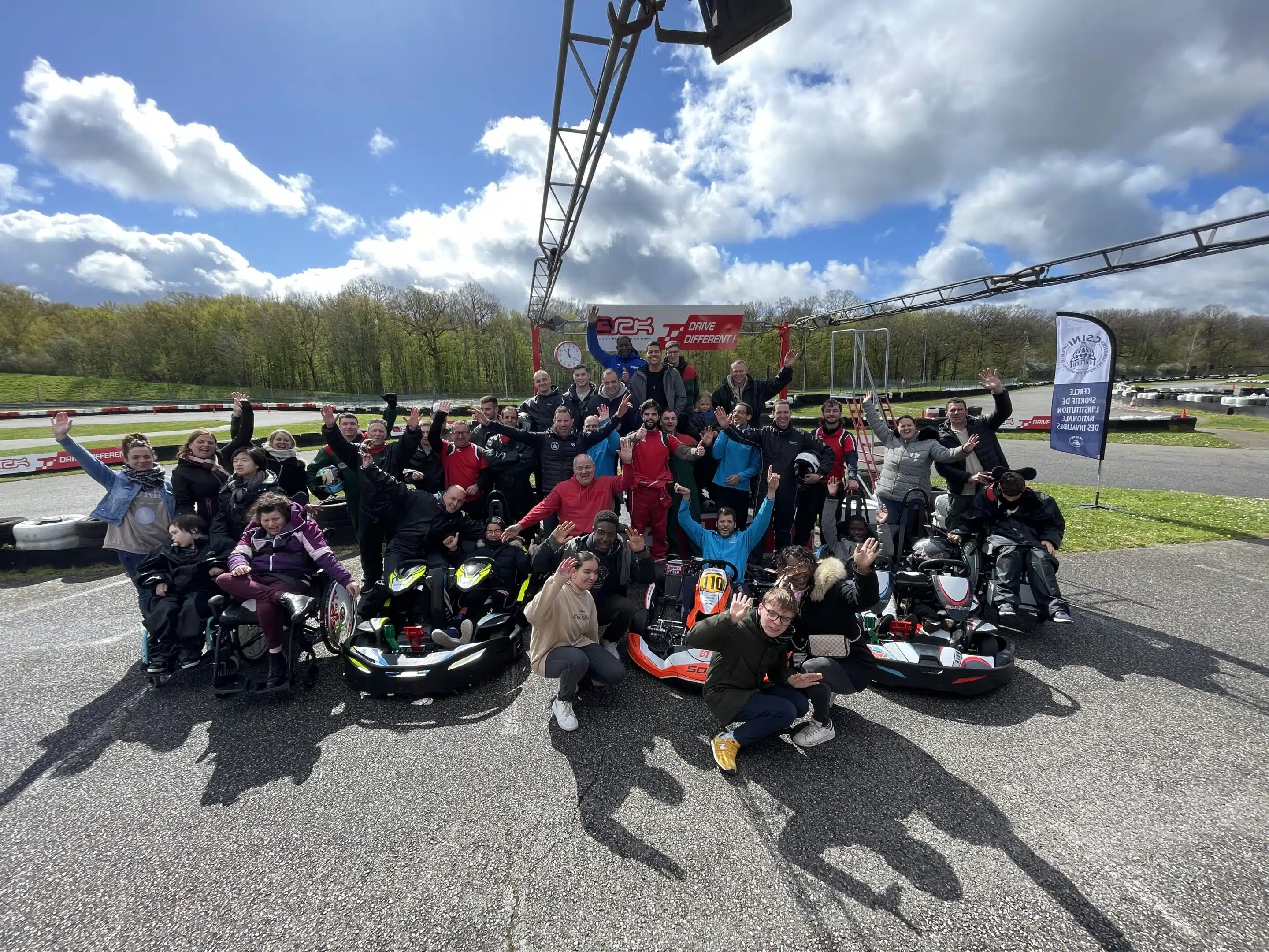 photo de groupe journée Handikart