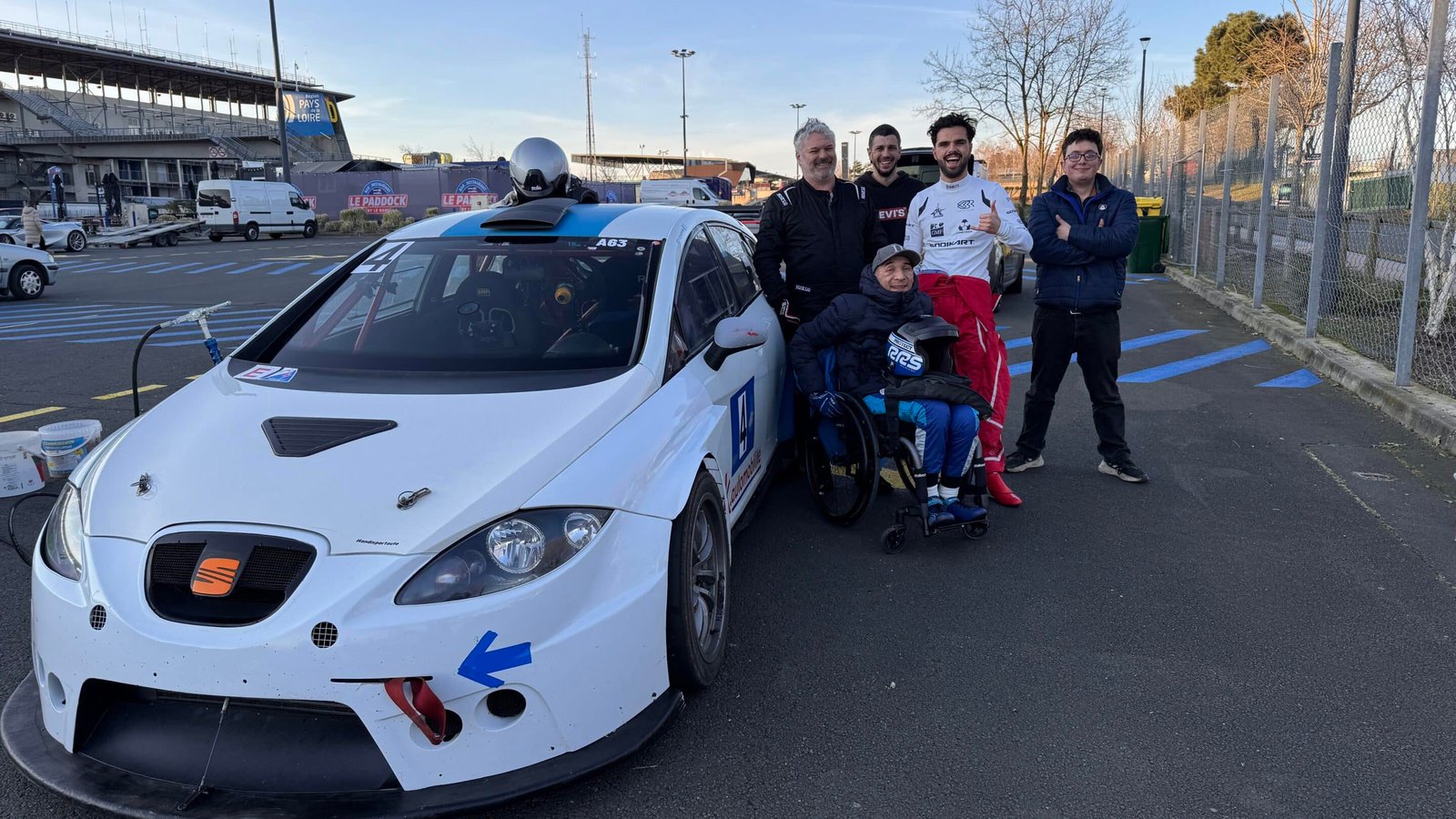 Équipe BBR et coach au Bugatti en préparation TTE