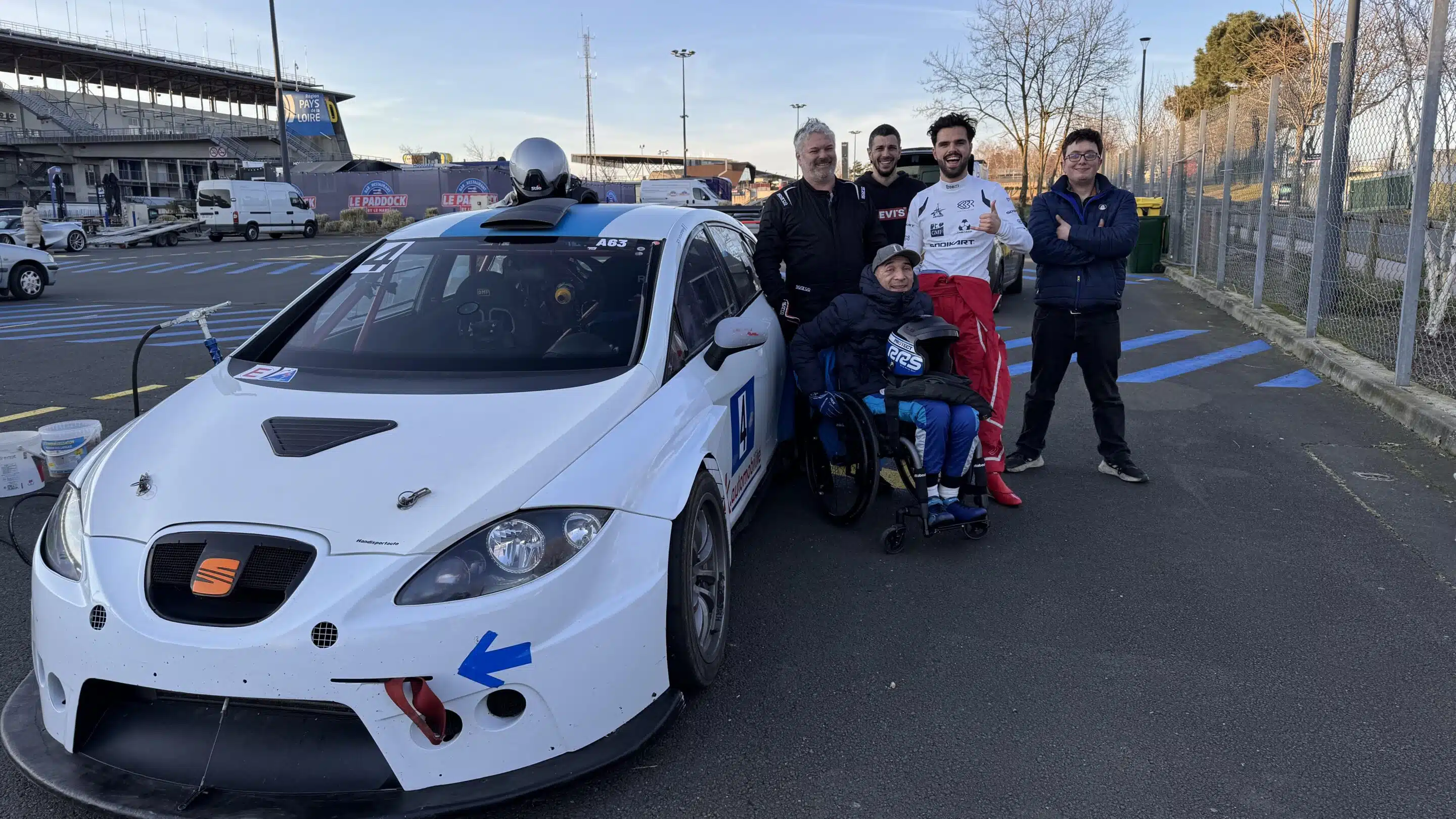 Équipe BBR et coach au Bugatti en préparation TTE